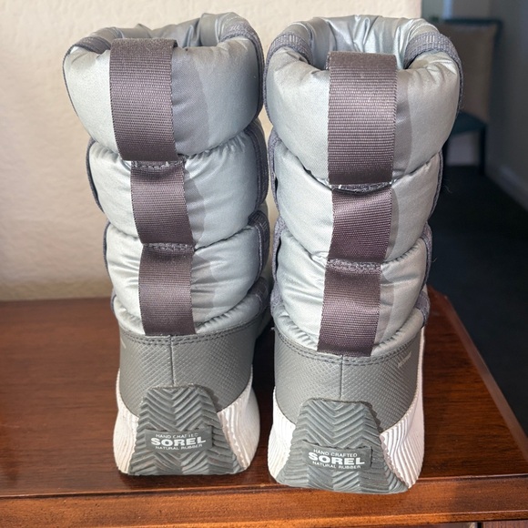 Sorel Out N About Puffy Mid Boots, Silver Snow Boot Women’s Size 8.5 - Picture 10 of 13